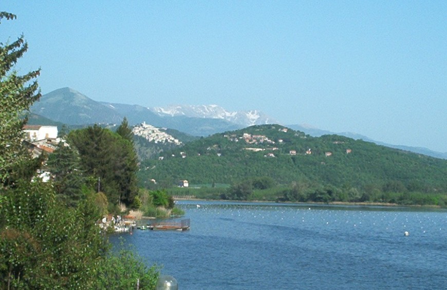 Fuga di Primavera al Castello con vista sul Lago
