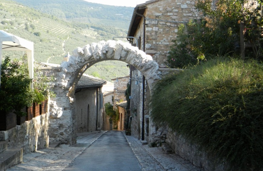 Lungo la via Flaminia e oltre: tour nella Valle Umbra