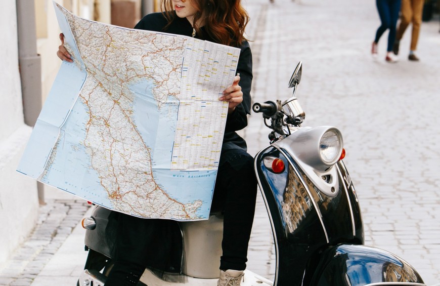 Freedom gateway on the hills of Todi: Vespa tour!