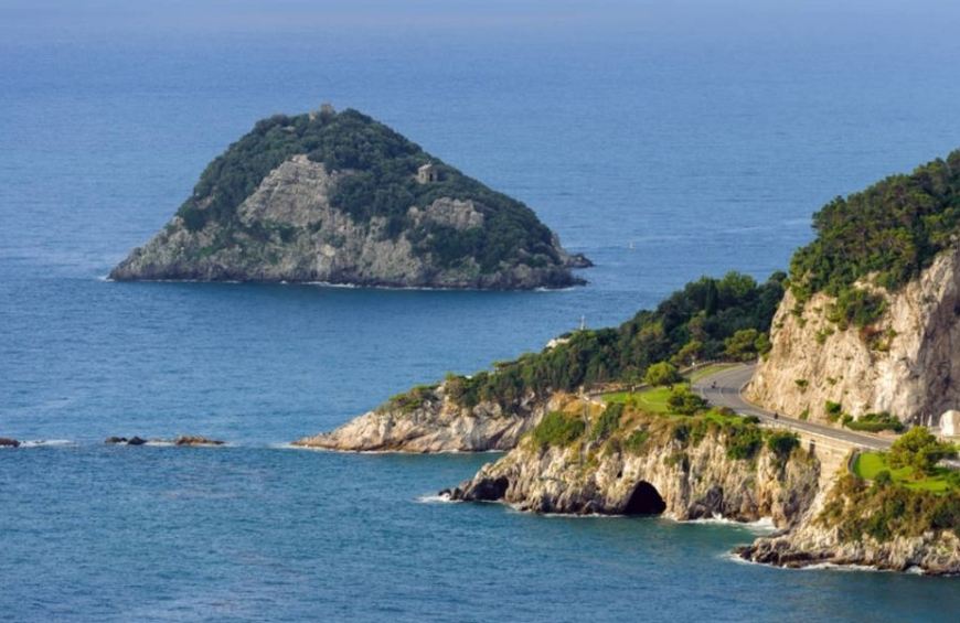 Discovering Liguria's blue sea: spring weekend!