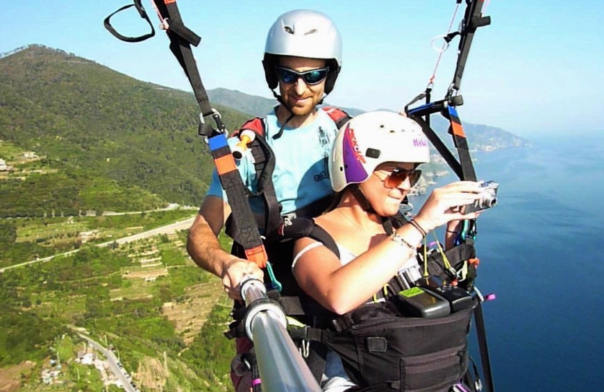 Paragliding over the Cinque Terre - Monterosso