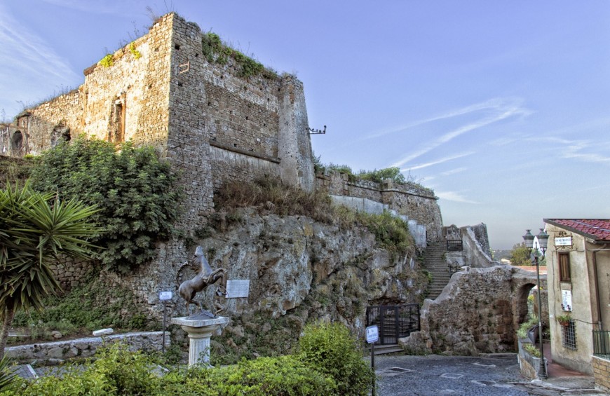 TREKKING: The villages and Valnerina Castle