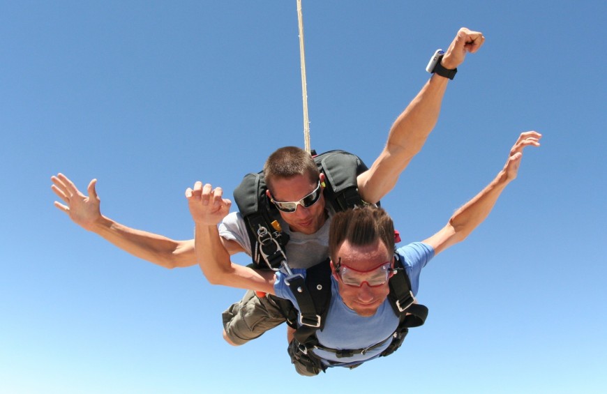Parachute jump in tandem in Umbria