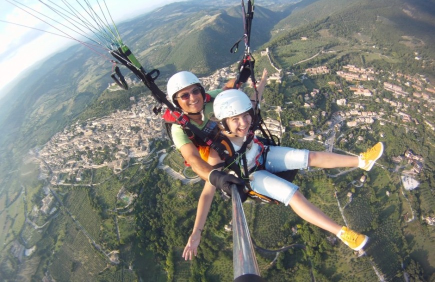 Volo in parapendio biposto ad Assisi