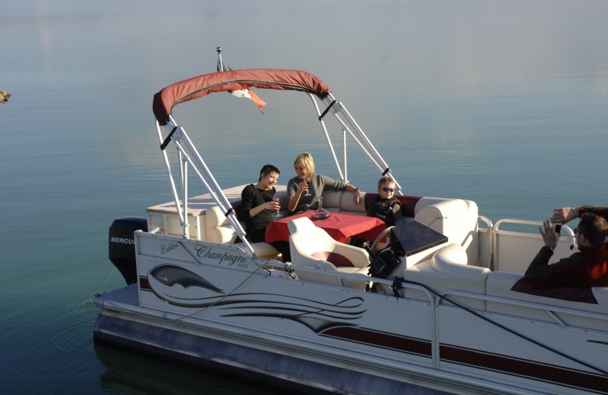 Navigazione tra le meraviglie del Lago Trasimeno