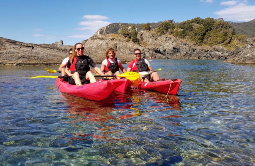 Cinque Terre by kayak: sunset tour with aperitif