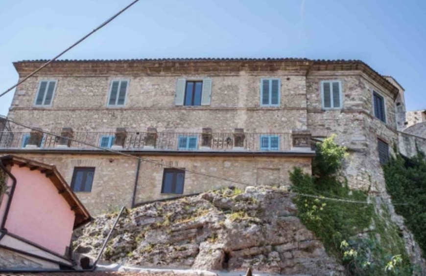 La Loggia sul Nera